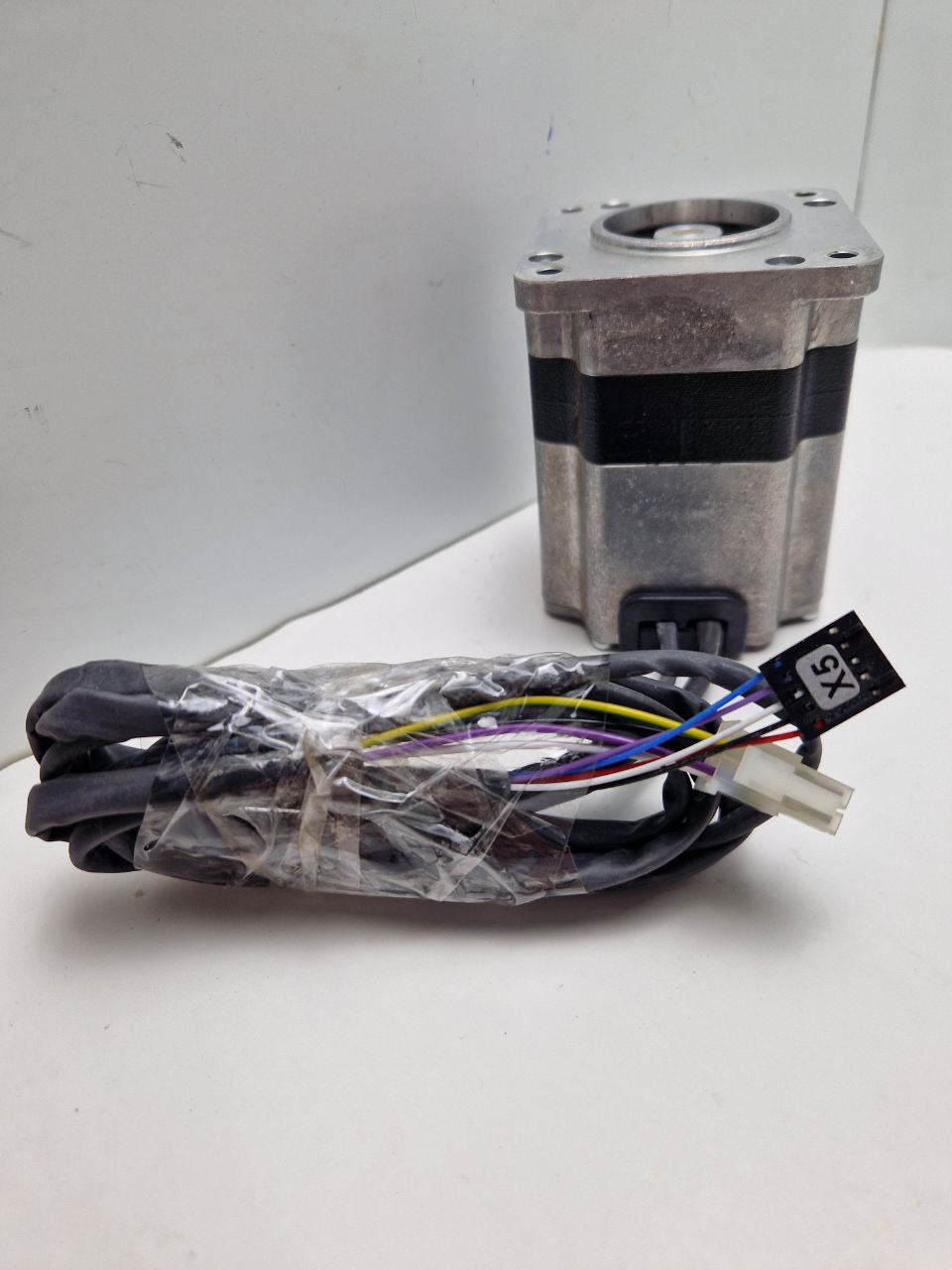 Schneider Electric EC motor RECM 372/4, AND 3~215 Hz, 105/60 VAC  BERGER LAHR (Request price)