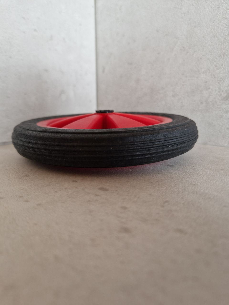 Rotes Polypropylenrad Ø110/150 - 22 S, schwarze Gummireifen  (Request price)